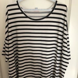 NWOT 2xl Lularoe Black and white stripe Irma tee